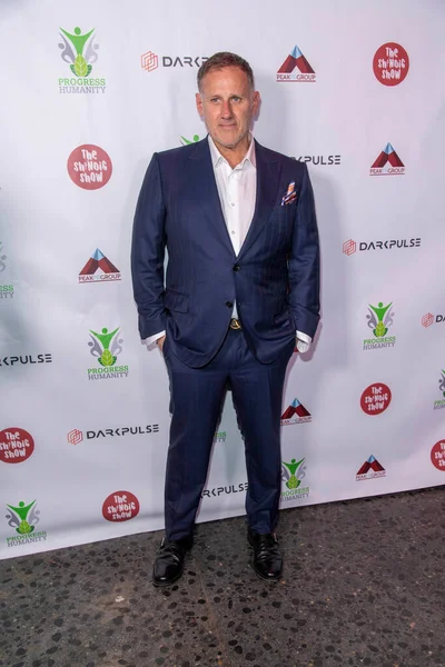 Dennis O 'Leary, 27 Mart 2022' de Hollywood 'daki Komedi Dükkanı' nda Komedyenler ve Gelişim Karşıtlığı İnsani Çatışmaları Sunar.