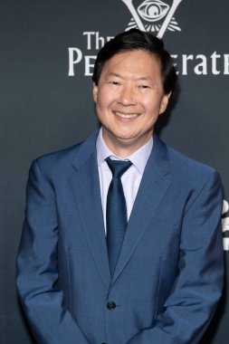 Ken Jeong, 4 Mayıs 2022 'de Liaison Restaurant, Los Angeles' ta düzenlenen Netflix serisi The PENTAVERATE için Los Angeles After Party 'ye katılır.