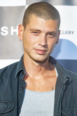 Francesco Cuthe, 14 Mayıs 2022 'de Los Angeles, Kaliforniya' daki Mash Galerisi Büyük Açılışı 'na katıldı.