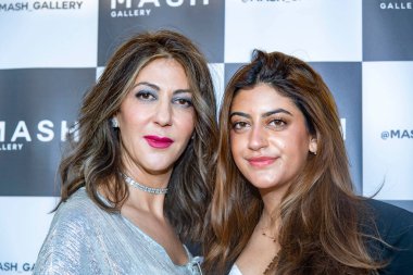 Haleh Mashian, Aytria Mashian 14 Mayıs 2022 'de Los Angeles' taki Mash Galerisi 'nin büyük açılışına katıldı.