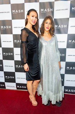 Nataliya Katsalap, Haleh Mashian 14 Mayıs 2022 'de Los Angeles' taki Mash Galerisi 'nin büyük açılışına katıldı.