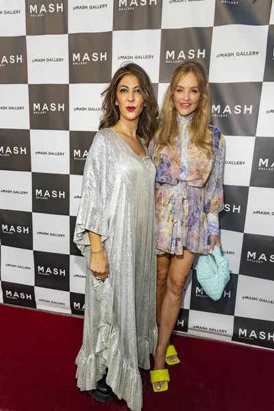 Haleh Mashian, Verina Marcel 14 Mayıs 2022 'de Los Angeles' taki Mash Galerisi 'nin Büyük Açılışı' na katıldı.