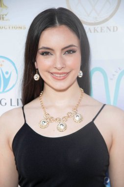 Paris Bravo, 21 Mayıs 2022 'de Marwah Estate, Malibu' da düzenlenen Adalet Forumu Zirvesi serisi ve Ecovvear Moda Gösterisi 'ne katıldı.