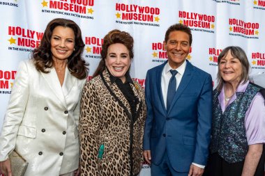 Fran Drescher, Donelle Dadigan, Michael Feinstein, Geri Jewell, Real to Reel 'e katıldı: Hollywood Müzesi' ndeki Hollywood Sergisi 'nde 9 Haziran 2022' de LGBTQ + 'nın portreleri ve algıları