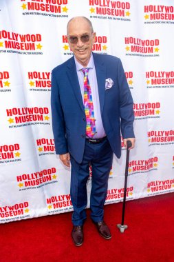 Steve Pieters 9 Haziran 2022 'de Hollywood Müzesi' ndeki Hollywood sergisinde LGBTQ + 'nın portreleri ve algısına katılıyor.