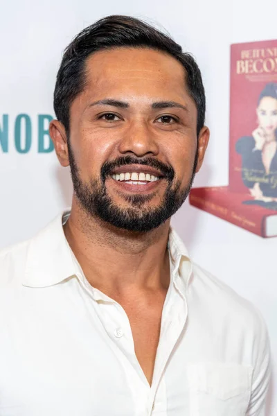 Joel Relampagos Attends Natasha Graziano You Become Book Signing Barnes — Stock Photo, Image