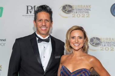 Kurt Patino ve Christine Leakin, 11 Eylül 2022 'de Burbank, Burbank' ta düzenlenen 14. Burbank Film Festivali Kapanış Gecesi 'ne katıldı.