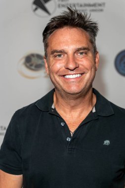 Carl Rumbaugh, 11 Eylül 2022 'de Burbank, Burbank, CA' da 14. Burbank Film Festivali Kapanış Gecesi 'ne katıldı.