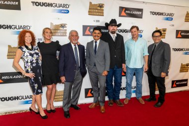Aktörler ve Yapımcılarla birlikte 17 Eylül 2022 'de Cinelounge, Hollywood, CA' da 