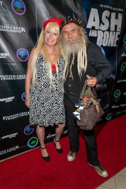 Veronica ve Christian Calloway 28 Eylül 2022 'de Laemmle Town Center 5, Encino, CA' da 