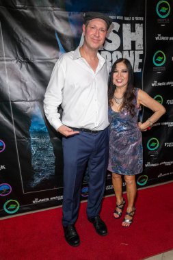 Joe Williamson, Joycelyne Lew 28 Eylül 2022 'de Laemmle Town Center 5, Encino, CA' da 