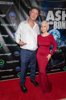 Joe Williamson, Debra Lamb 28 Eylül 2022 'de Laemmle Town Center 5, Encino, CA' da 