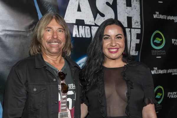 Mark Hoadley, Elisabeth Steen-Nokleberg 28 Eylül 2022 tarihinde Encino 'daki Laemmle Town Center 5' da 