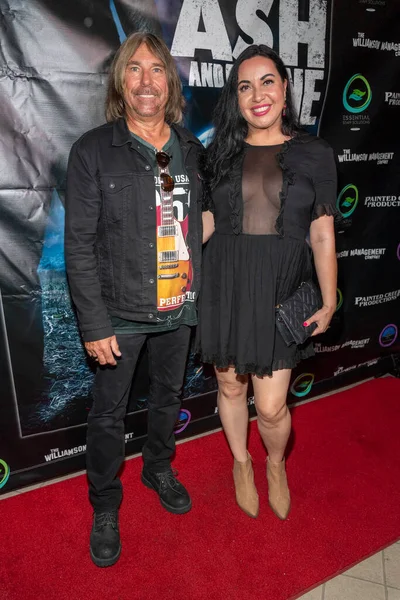 Mark Hoadley, Elisabeth Steen-Nokleberg 28 Eylül 2022 tarihinde Encino 'daki Laemmle Town Center 5' da 