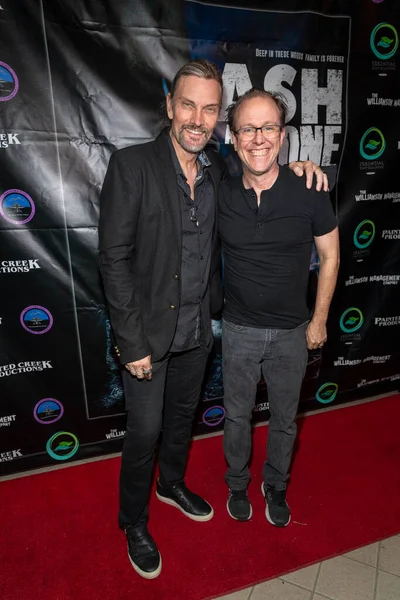 Yan Birch, Sean Whalen 28 Eylül 2022 'de Laemmle Town Center 5, Encino, CA' da 