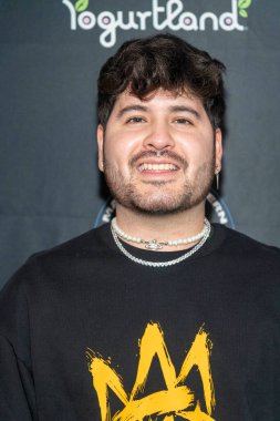 Aaron Bordaes, Matthew Sieverin 'in 21. Doğum günü partisine 30 Eylül 2022' de Beverly Hills, CA 'da katılıyor.