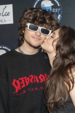 Lincoln Stibel ve Ruby Sumegi, 30 Eylül 2022 'de Beverly Hills, CA' da Matthew Sieverin 'in 21. yaş günü partisine katıldı.