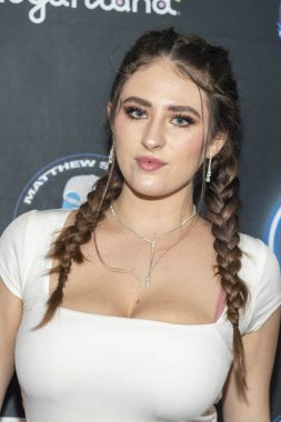 Bella Tokareva, Matthew Sieverin 'in 21. Doğum günü partisine 30 Eylül 2022' de Beverly Hills, CA 'da katılıyor.