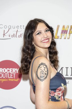 Casey Zlatkus, 1 Ekim 2022 'de Rönesans Havaalanı Oteli' nde düzenlenen SağIık ve Barış için Bağış Galasına katıldı.