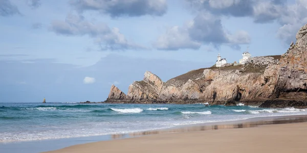 Paisaje costero con faro — Foto de Stock