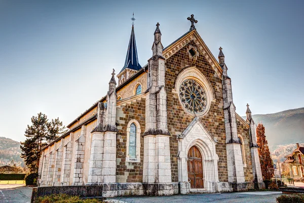Церковь во Французских Альпах — стоковое фото