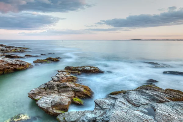 Rocky Sunset Seascape at Beavertail State Park in Jamestown, Rhode Island, USA. — Stock Photo, Image