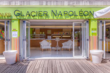 Ice Cream Parlor