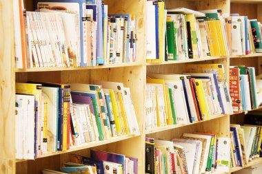 birçok kitap ve dergilerde Kitabevi