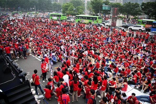World Cup street cheering crowd in South Korea — Stock Photo, Image