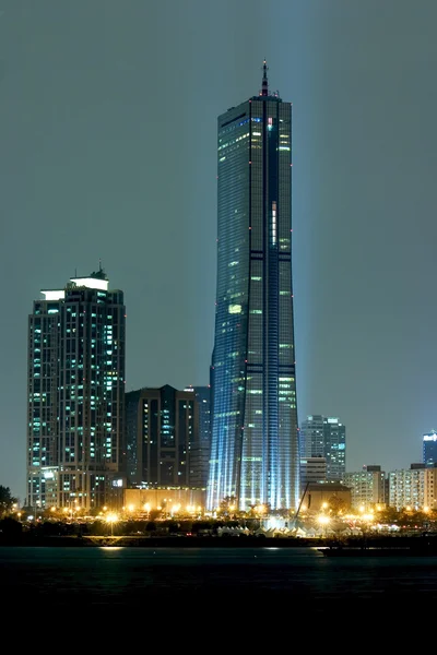 Prachtige nacht uitzicht op de han-rivier in seoul — Stockfoto