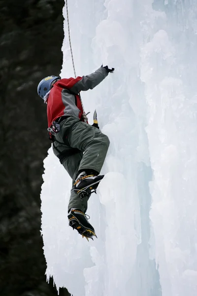 Ice climbing — Stock Photo, Image