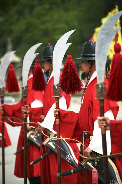 Traditional cultural event in South Korea, Gwanghwamun, gatekeeper changing — Stock Photo, Image