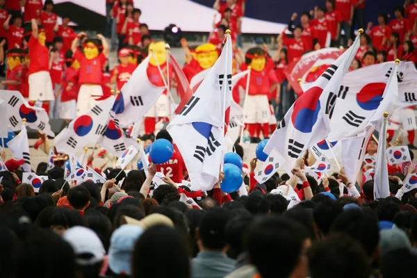 Cheering crowd — Stock Photo, Image