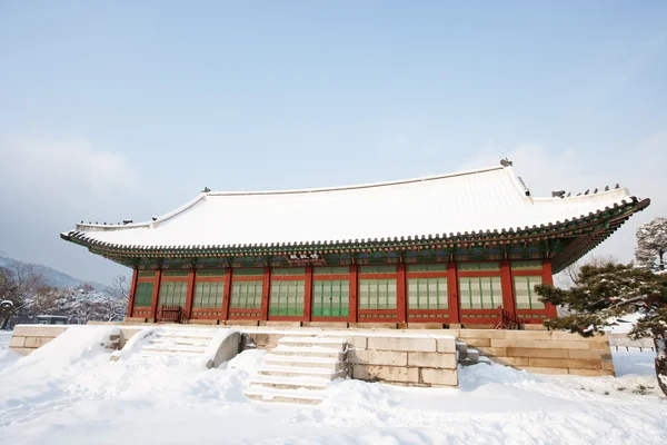 Pałac gyeongbokgung w zimie — Zdjęcie stockowe