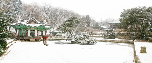 Gyeongbokgung Paleis in de winter — Stockfoto