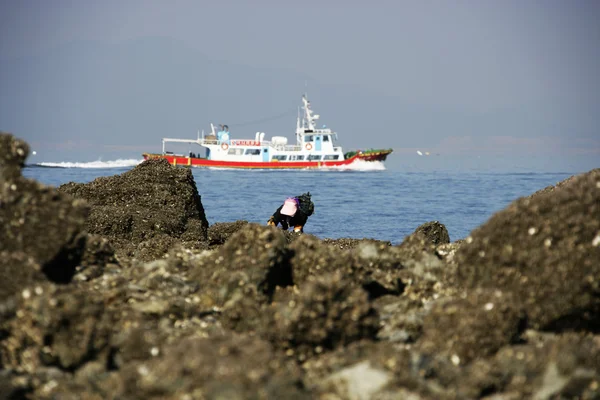 Gente en Fishing Village — Foto de Stock