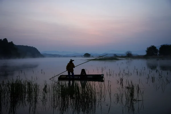 Fisherman at  Upo Swamp Changyeong — Stock Photo, Image