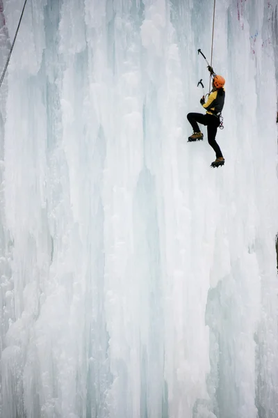 Escalada en hielo —  Fotos de Stock