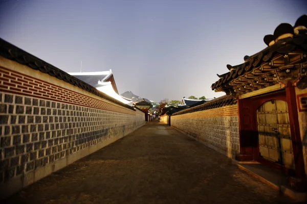 Vista nocturna del Palacio Gyeongbokgung en Corea del Sur —  Fotos de Stock