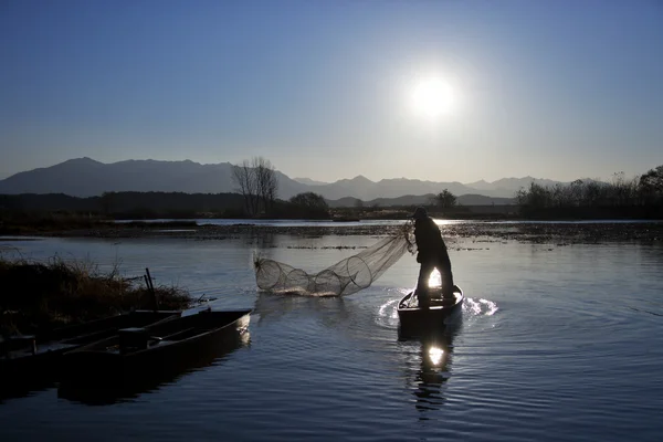 Pescador en Upo Swamp Changyeong — Foto de Stock