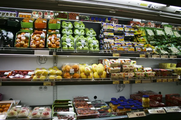 Lebensmittel im Supermarkt — Stockfoto