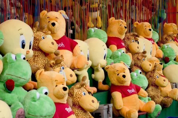 Brinquedos no parque de diversões — Fotografia de Stock