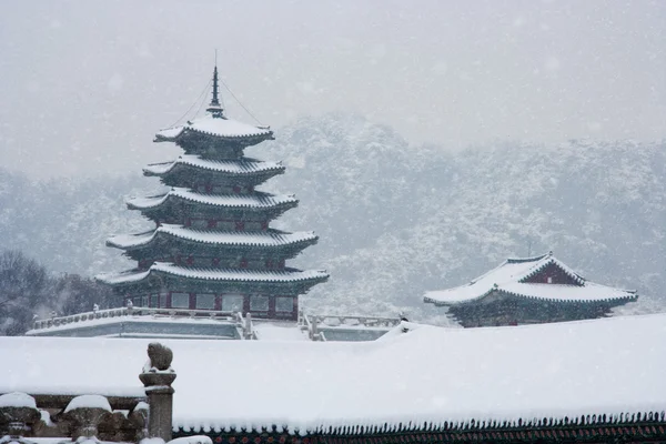 Palazzo Gyeongbokgung in inverno — Foto Stock