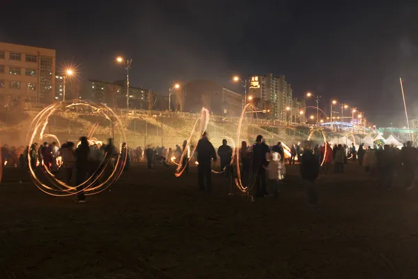 Evento cultural tradicional na Coréia do Sul, Daeboreum, Jwibullori — Fotografia de Stock