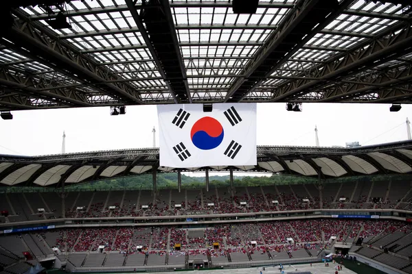 Cheering crowd at World Cup Stadium in South Korea — Stock Photo, Image