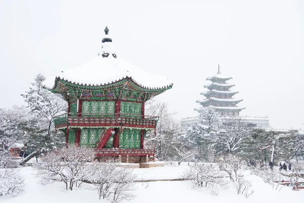 Palazzo Gyeongbokgung in inverno — Foto Stock