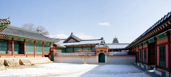 Pałac gyeongbokgung w zimie — Zdjęcie stockowe