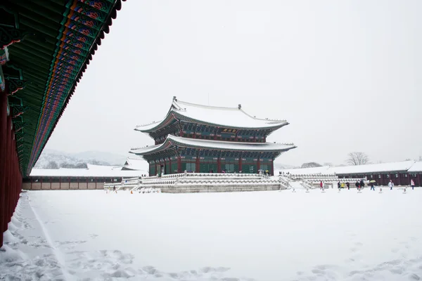 Gyeongbokgung Palast im Winter — Stockfoto