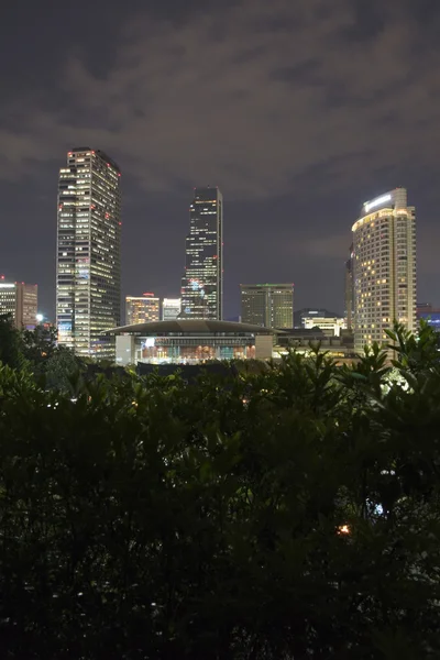 Widok pięknej nocy budynków — Zdjęcie stockowe
