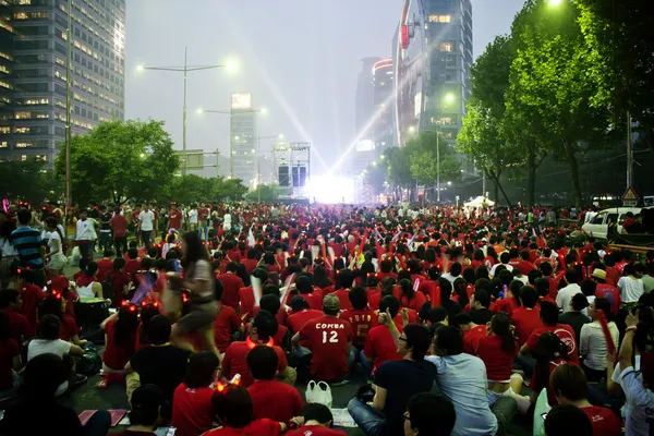 World Cup street cheering crowd in South Korea — Stock Photo, Image